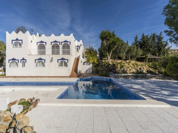 Detached Villa Doña Julia