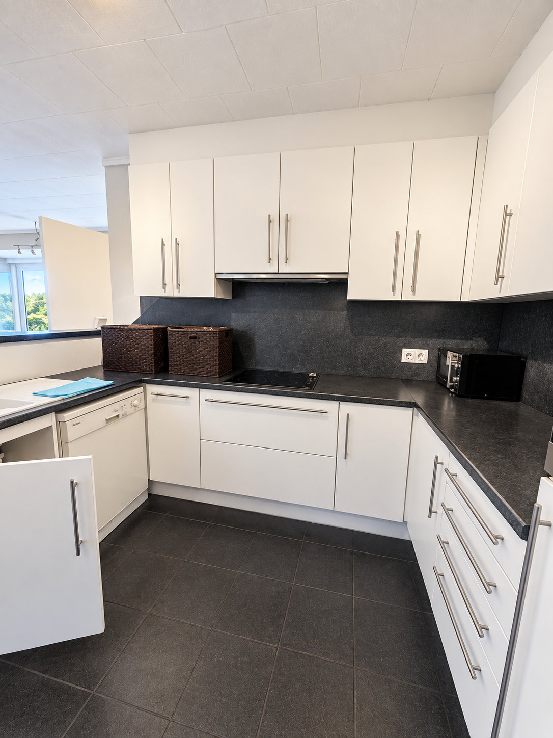 Lichtrijk appartement van 126 m met 2 slaapkamers ruime garagebox in Oostakker