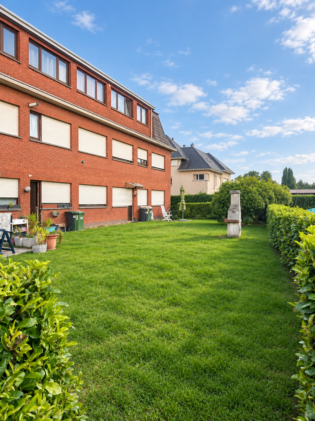 Lichtrijk appartement van 126 m met 2 slaapkamers ruime garagebox in Oostakker
