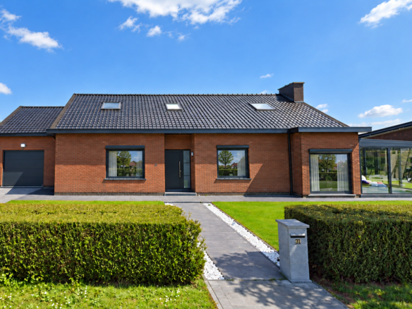 Ruime, gerenoveerde woning met 5 slaapkamers in een rustige woonwijk!